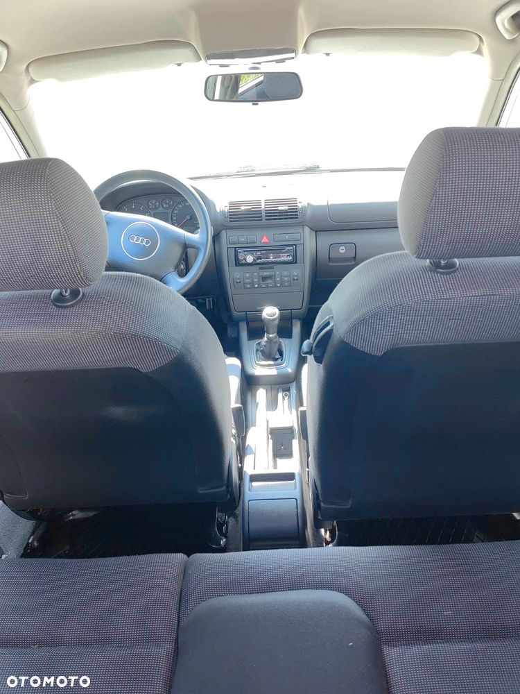 Audi A3 3-drzwiowe 1.6 Ambiente - 8