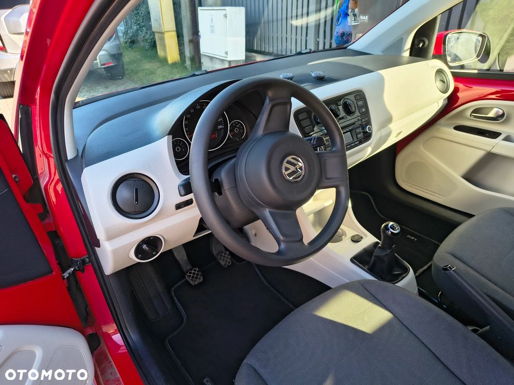 Volkswagen up! move - 14