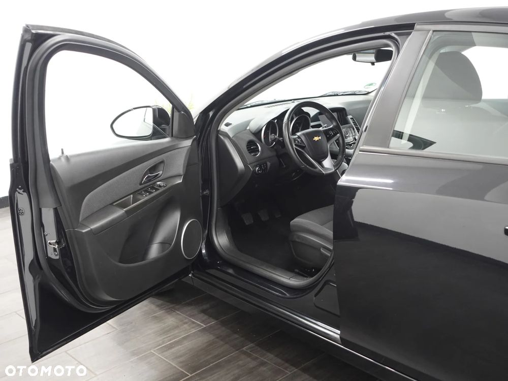 Chevrolet Cruze 1.8 LT - 17
