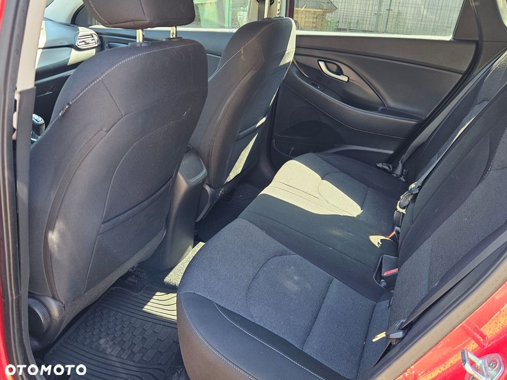 Hyundai i30 1.6 D Comfort - 16