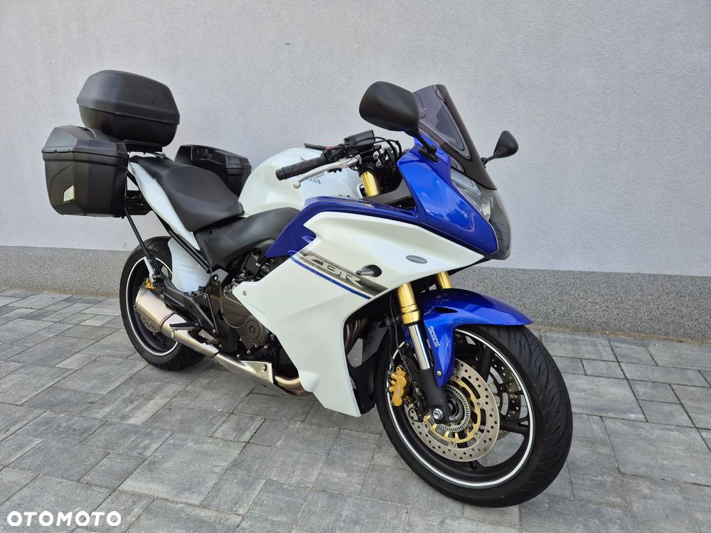 Honda CBR - 9