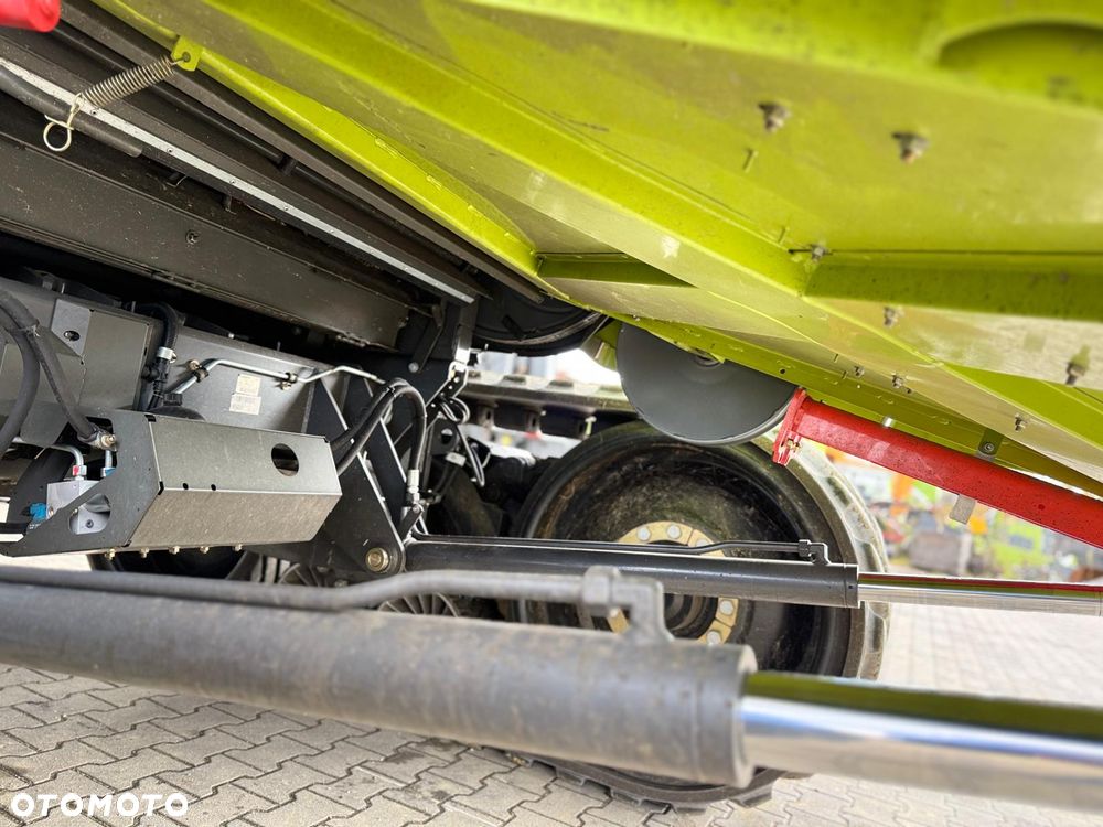 Claas Lexion 750TT z hederem - 14