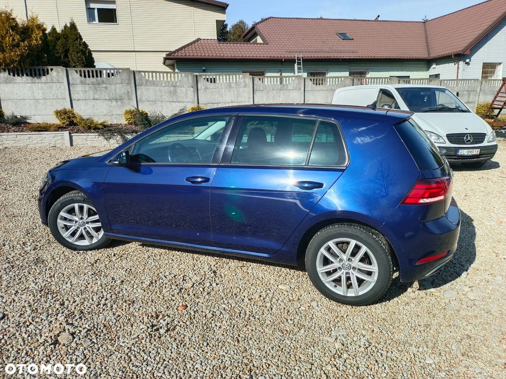 Volkswagen Golf - 6