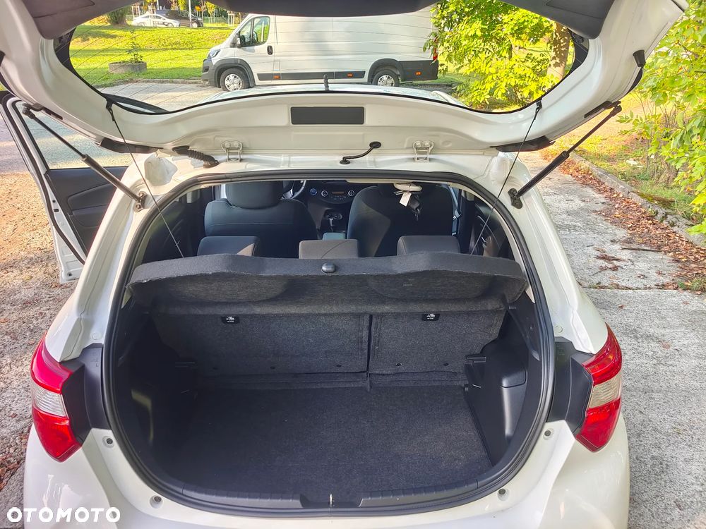 Toyota Yaris 1.5 Premium CVT - 33