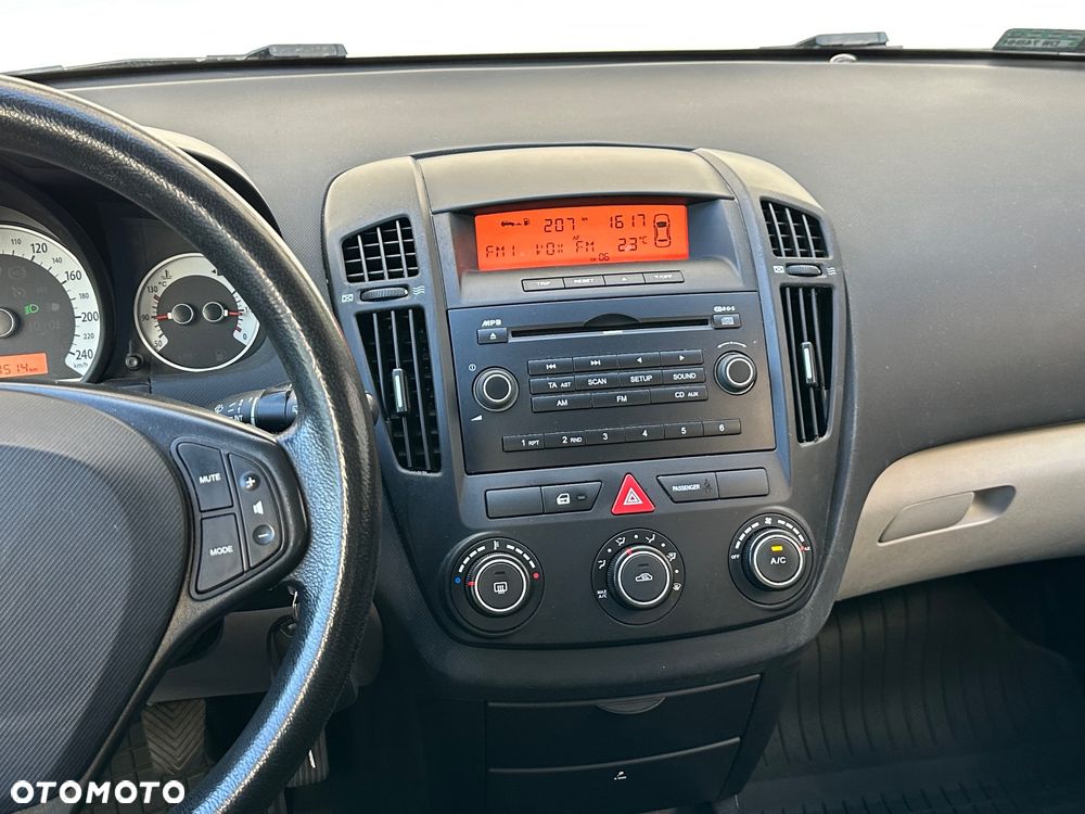 Kia Ceed 1.4 Comfort - 22