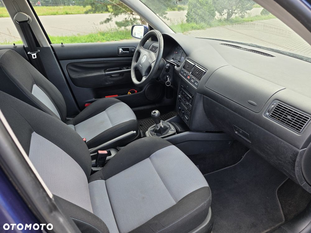 Volkswagen Golf - 8