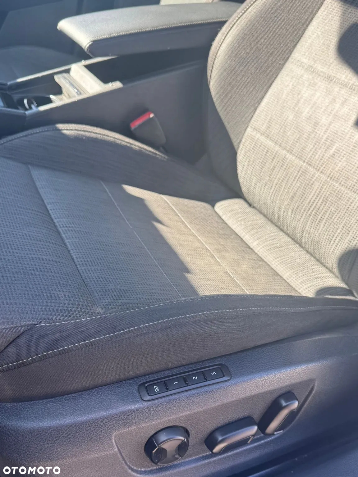Skoda Superb Combi 2.0 TDI DSG Ambition - 8