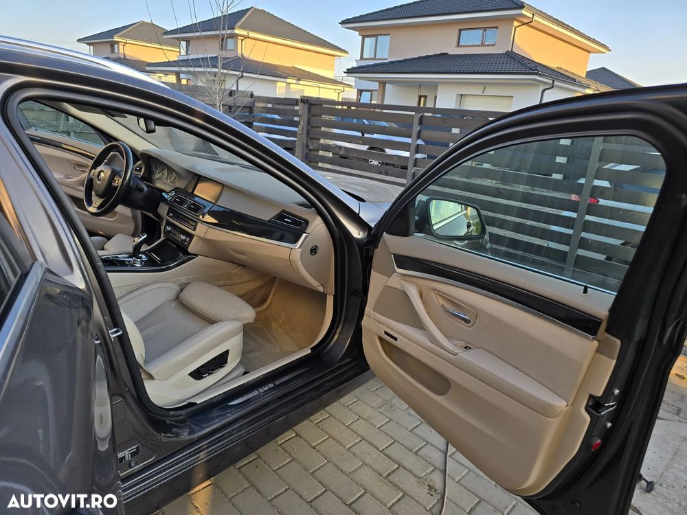 BMW Seria 5 525d xDrive Aut. Luxury Line - 14