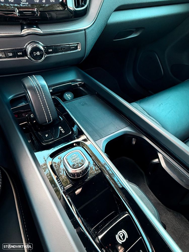 Volvo XC 60 T8 AWD Recharge Polestar Engineered - 27