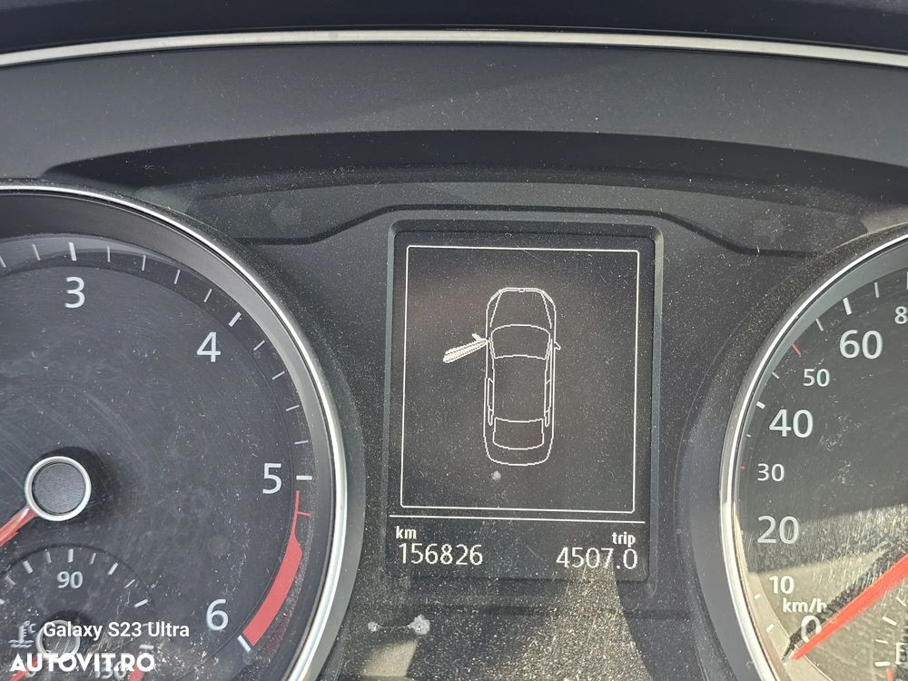 Volkswagen Passat 2.0 TDI Comfortline - 11