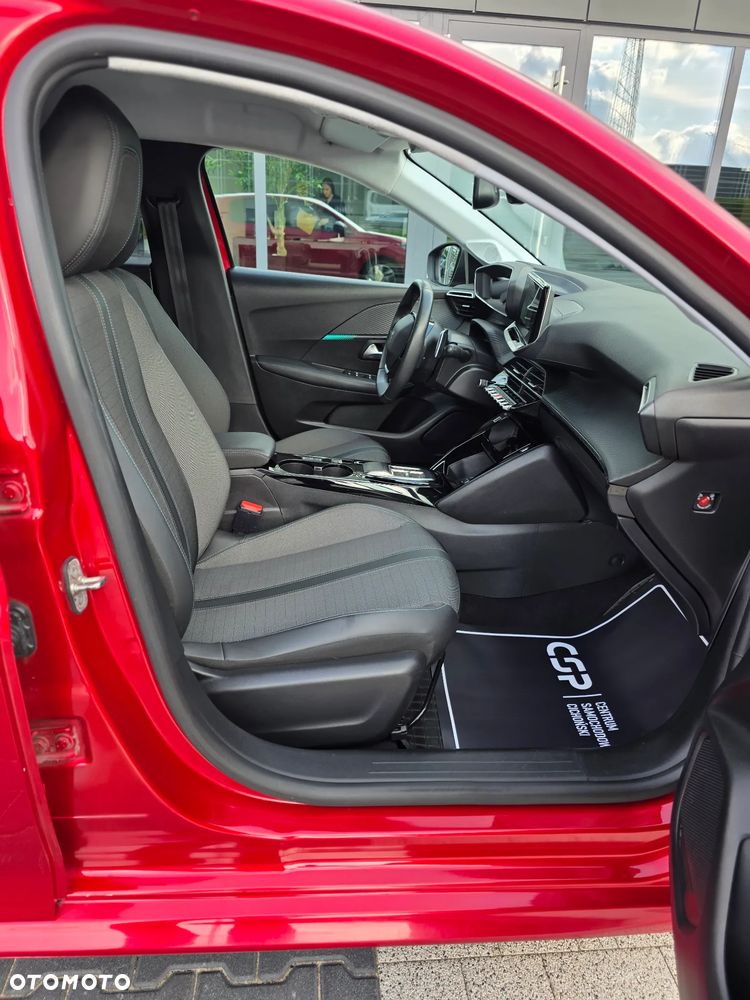 Peugeot 208 - 30