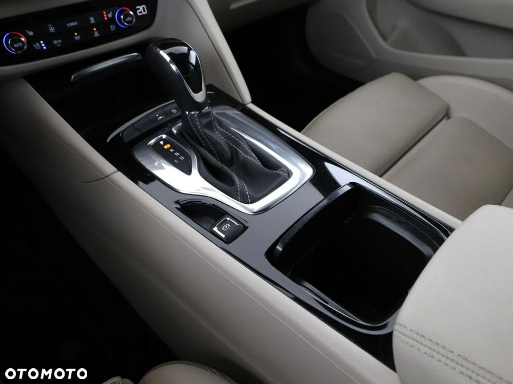 Opel Insignia 1.5 T Innovation S&S - 32