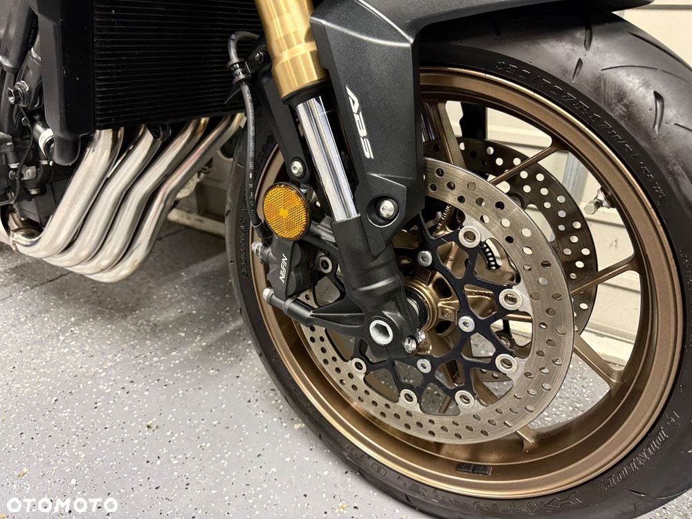 Honda CB - 9