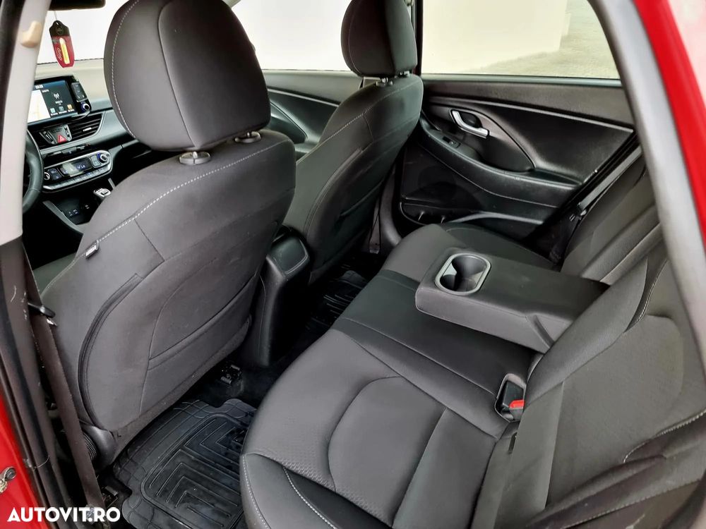 Hyundai i30 1.6 CRDI YES! - 10