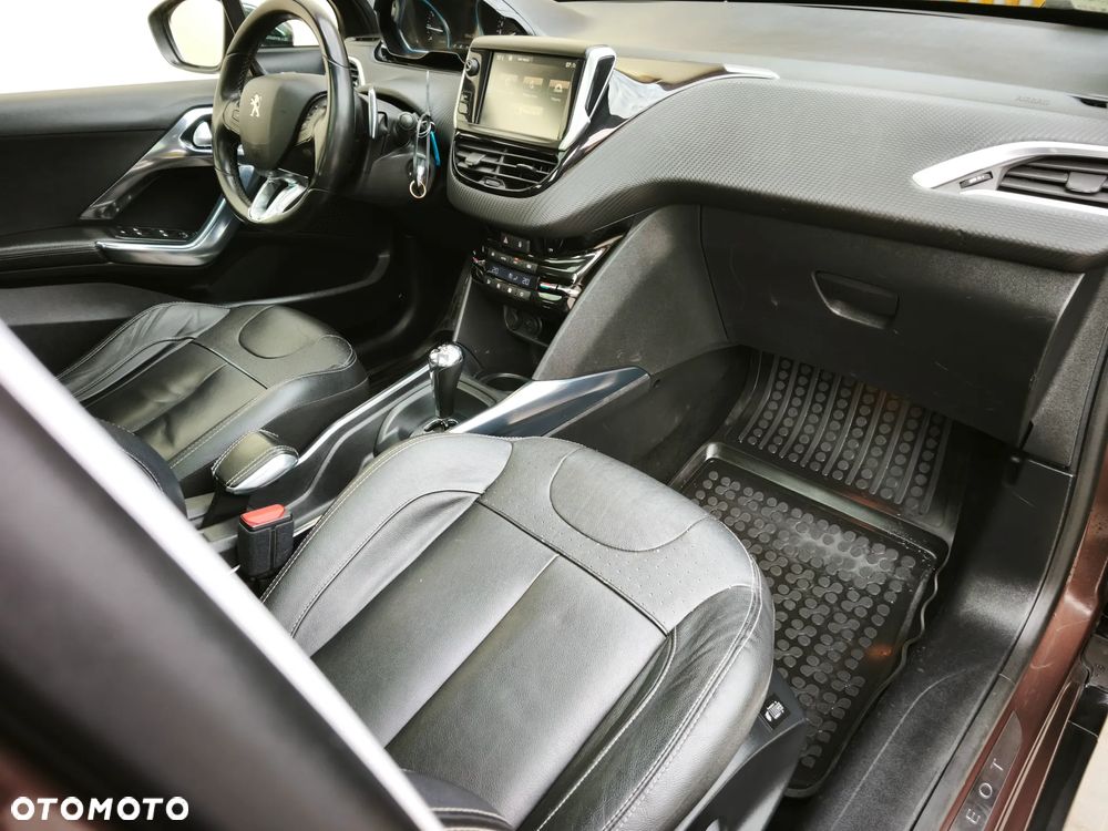 Peugeot 2008 82 e-VTI ETG5 Allure - 22