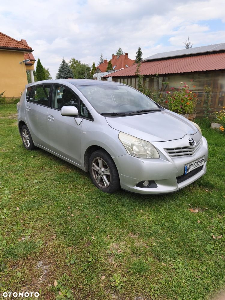Toyota Verso - 1