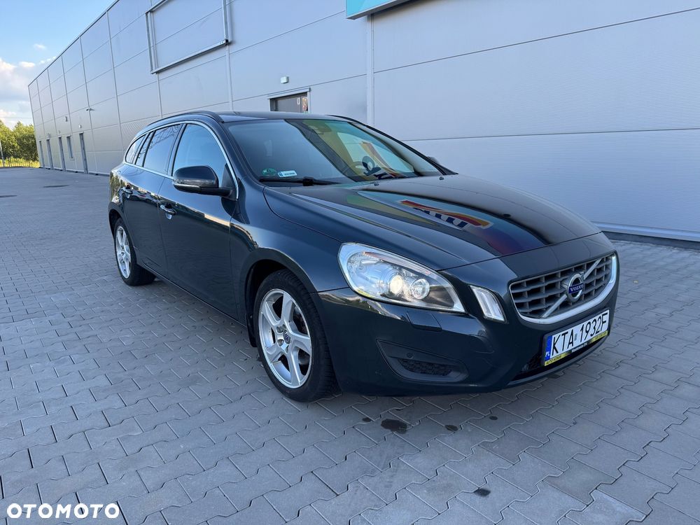 Volvo V60 D3 Momentum - 28