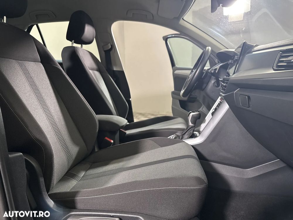 Volkswagen T-Roc - 12
