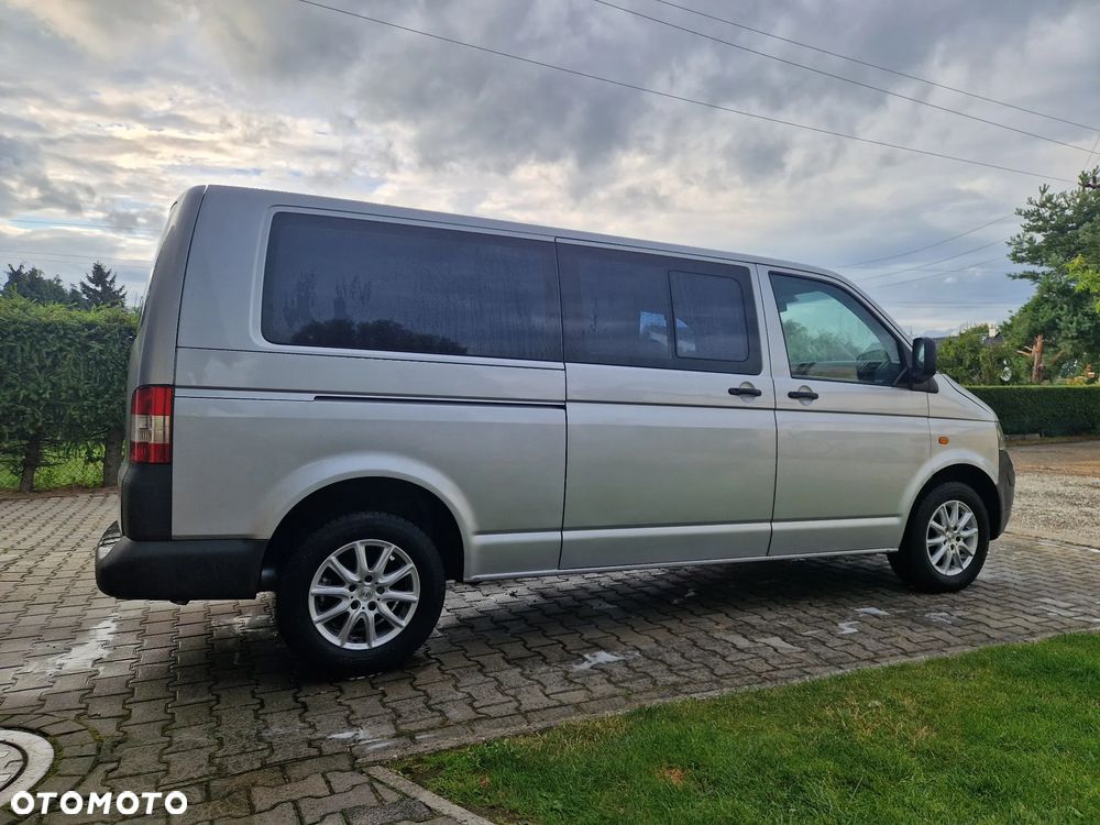 Volkswagen Caravelle - 3
