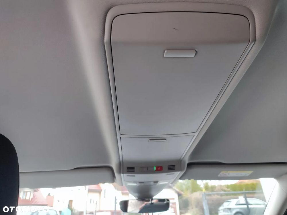 Volkswagen Touran 1.6 TDI SCR (BlueMotion Technology) DSG Comfortline - 34