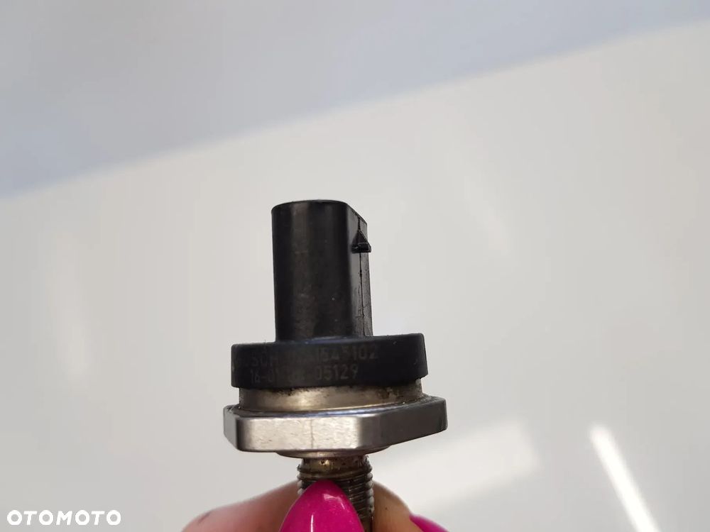 Czujnik ciśnienia paliwa Mercedes 4.0 V8 BiTurbo C63 AMG M177980 W176 W172 W204 W246 W177 W190 X290 W205 S205 W222 W213 - 8