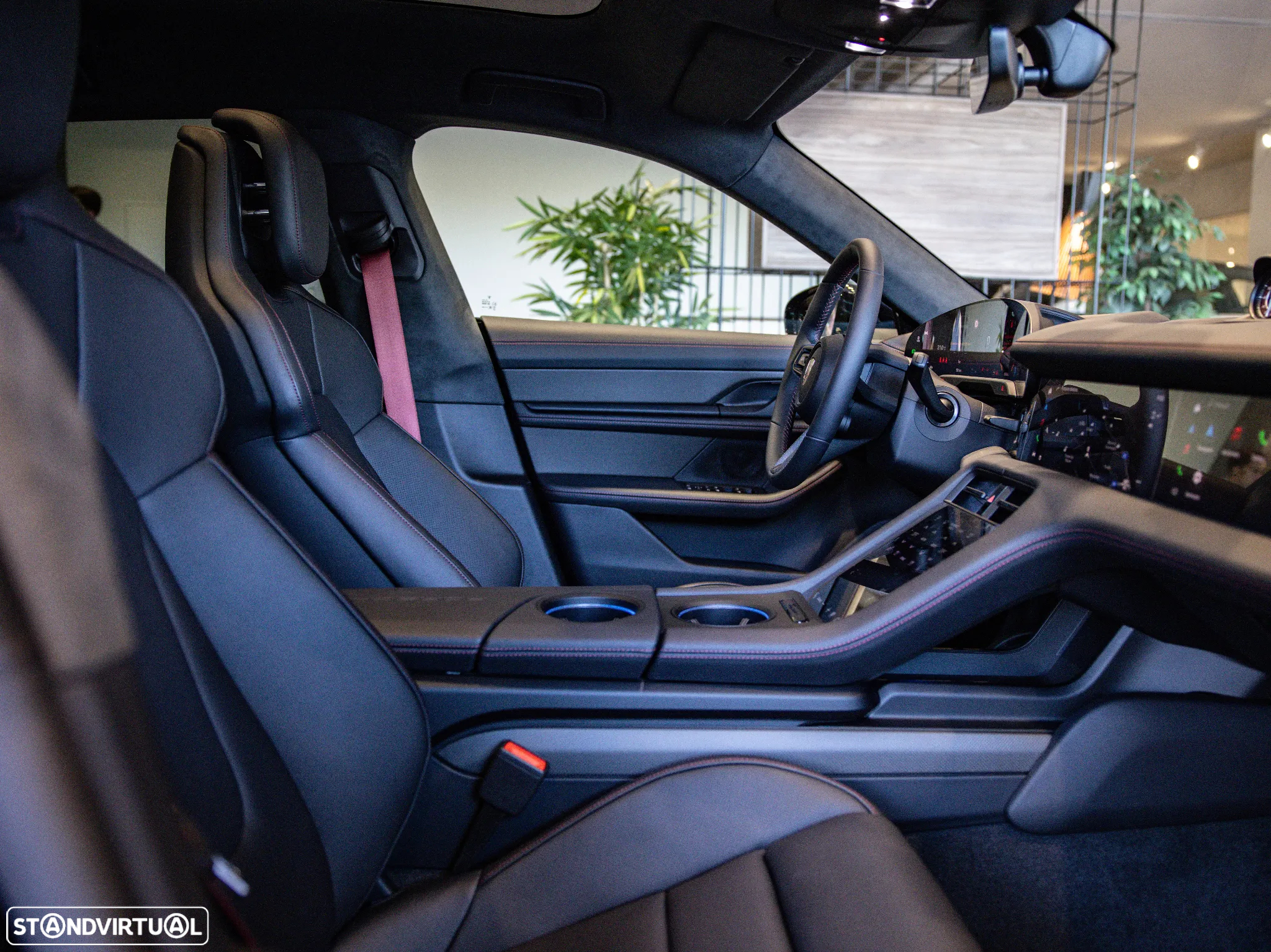 Porsche Taycan Cross Turismo Turbo - 34