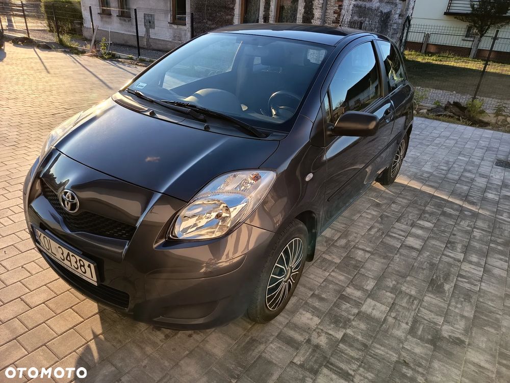 Toyota Yaris 1.0 Entry EU5 - 12