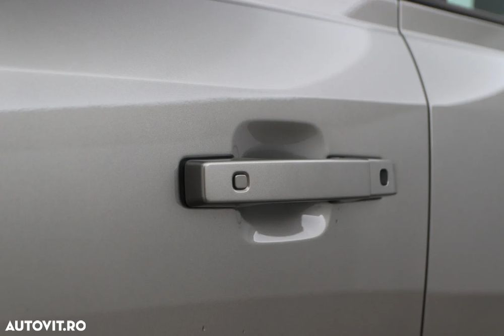 Land Rover Defender 110 3.0 P400 MHEV X - 30