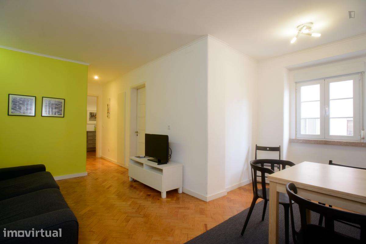 Quarto - localizado em Alameda Lisbon - Grande imagem: 2/17