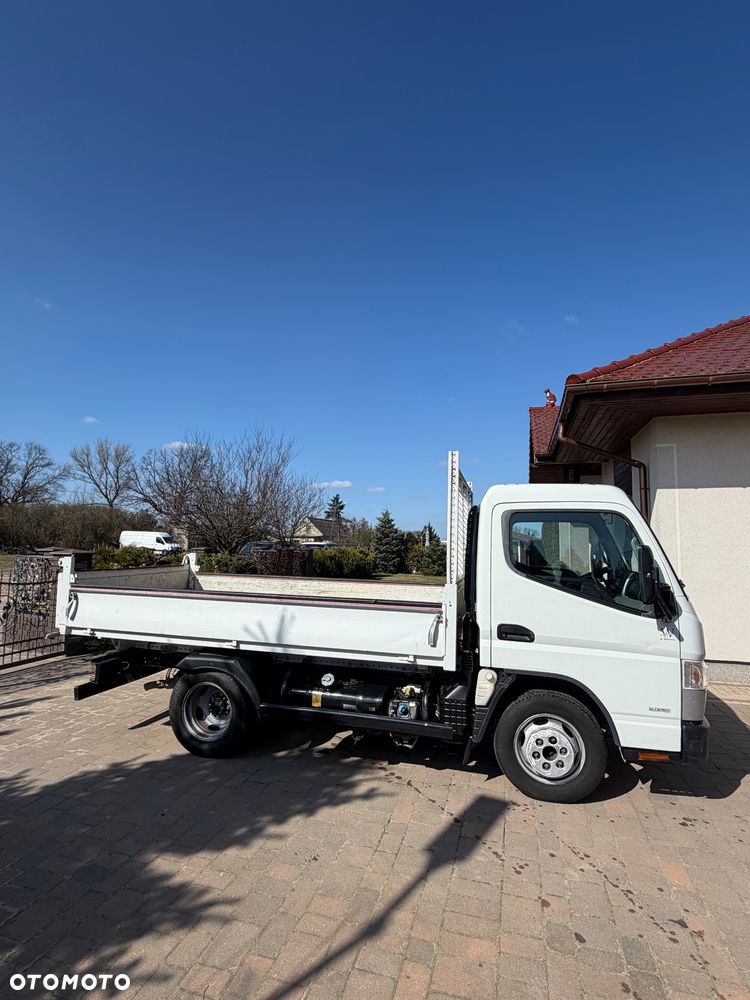 Mitsubishi Fuso Canter - 3