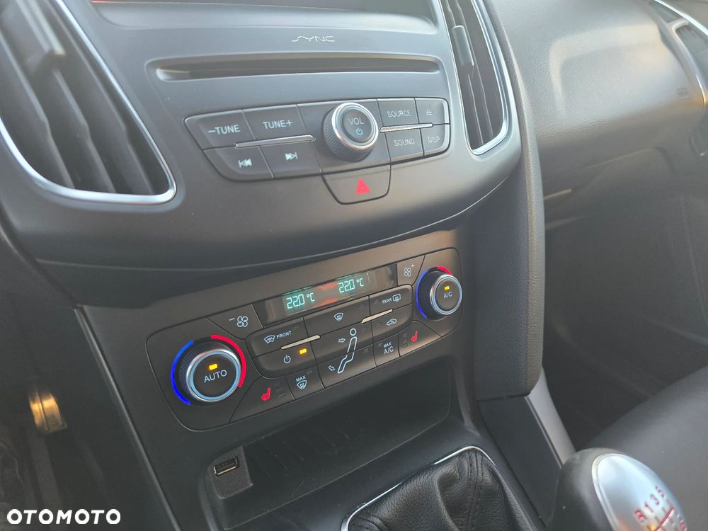 Ford Focus 2.0 EcoBoost ST mit Leder-Exclusiv-Paket - 29