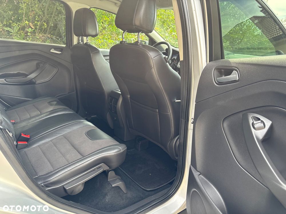 Ford Kuga 2.0 TDCi 2x4 Titanium - 24