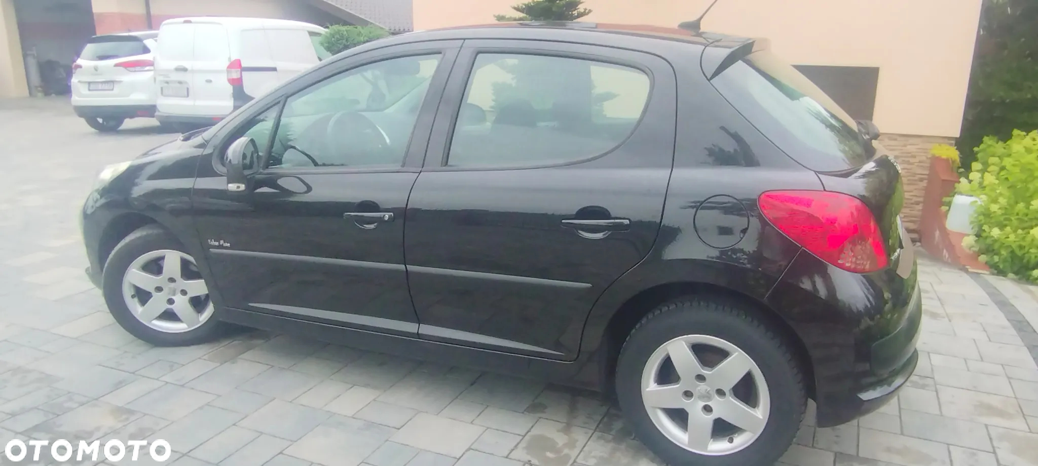 Peugeot 207 1.4 16V Trendy - 16