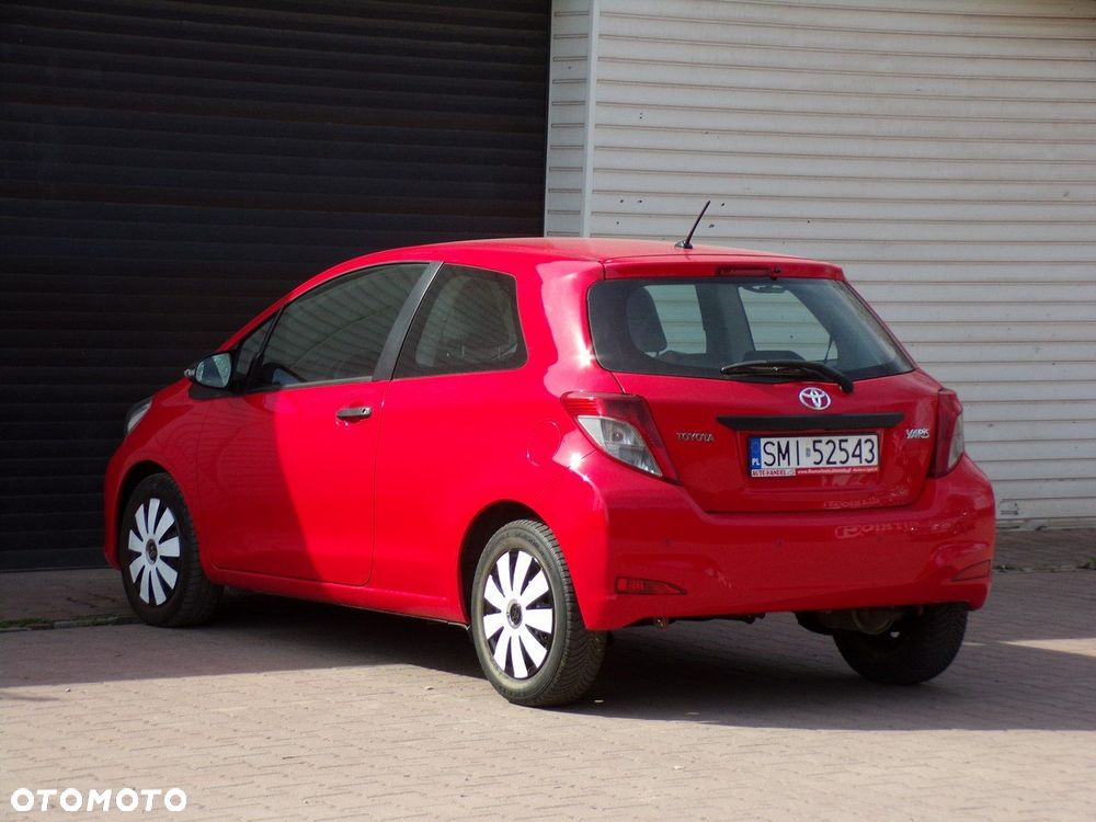 Toyota Yaris - 10