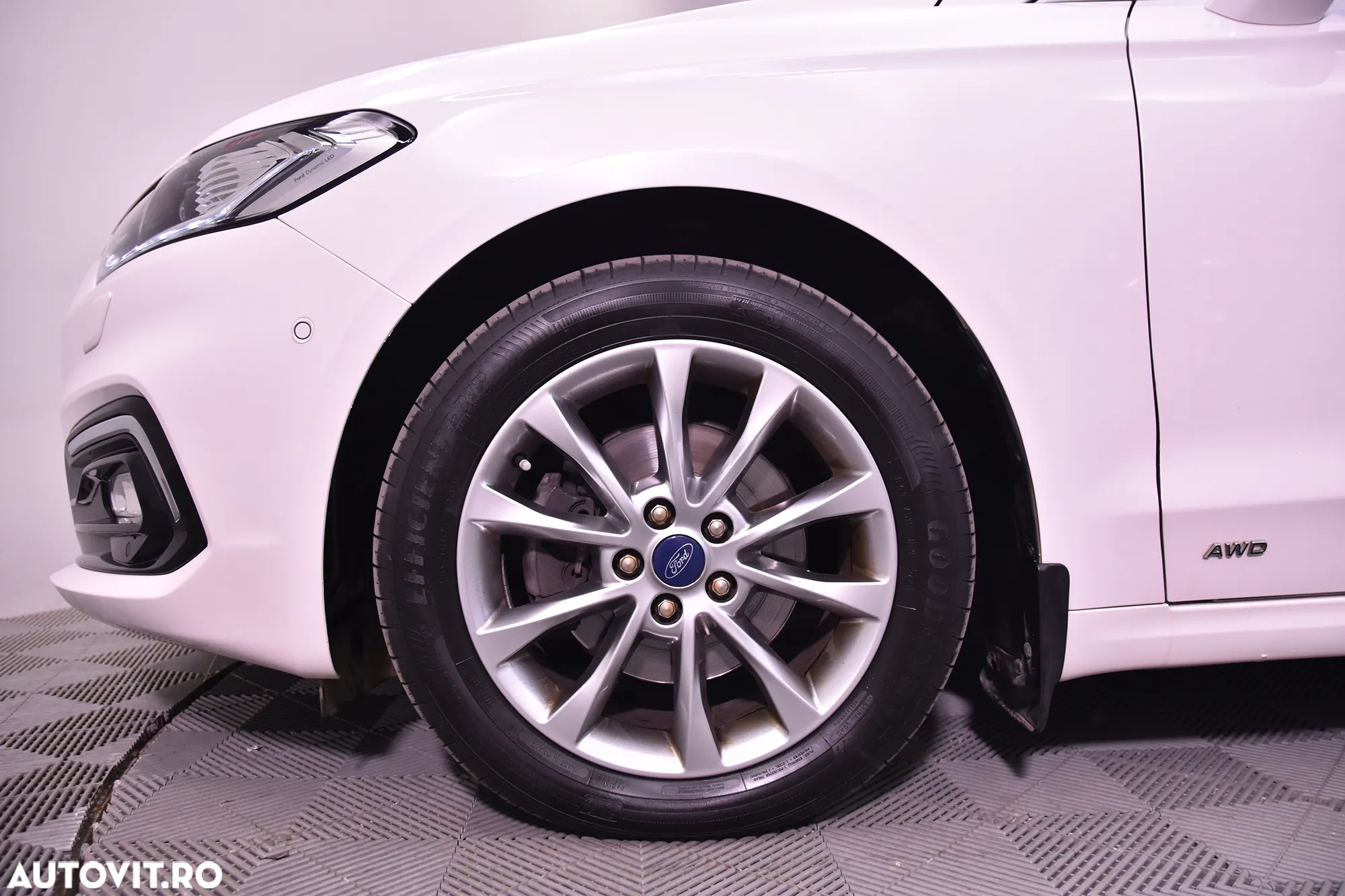 Ford Mondeo - 13
