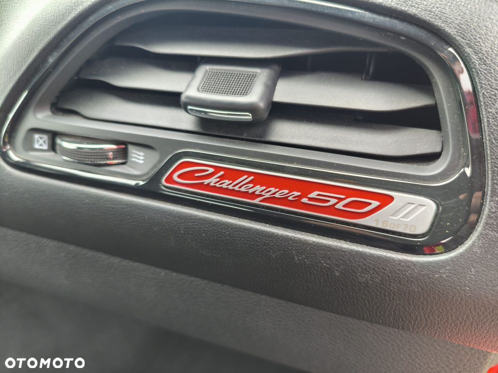 Dodge Challenger - 9