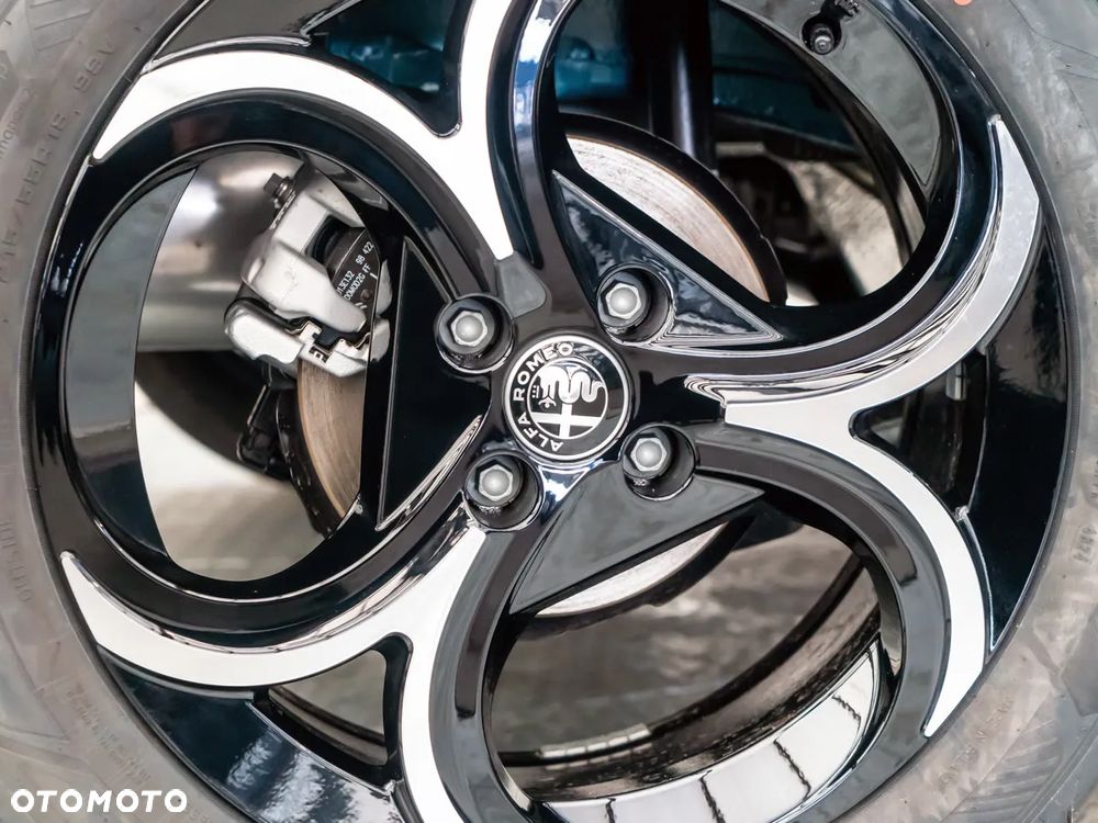 Alfa Romeo Junior 1.2 mHEV Ibrida Speciale eDCT - 14