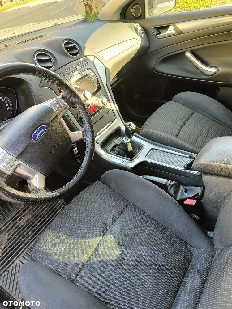 Ford Mondeo 1.8 TDCi Trend - 23