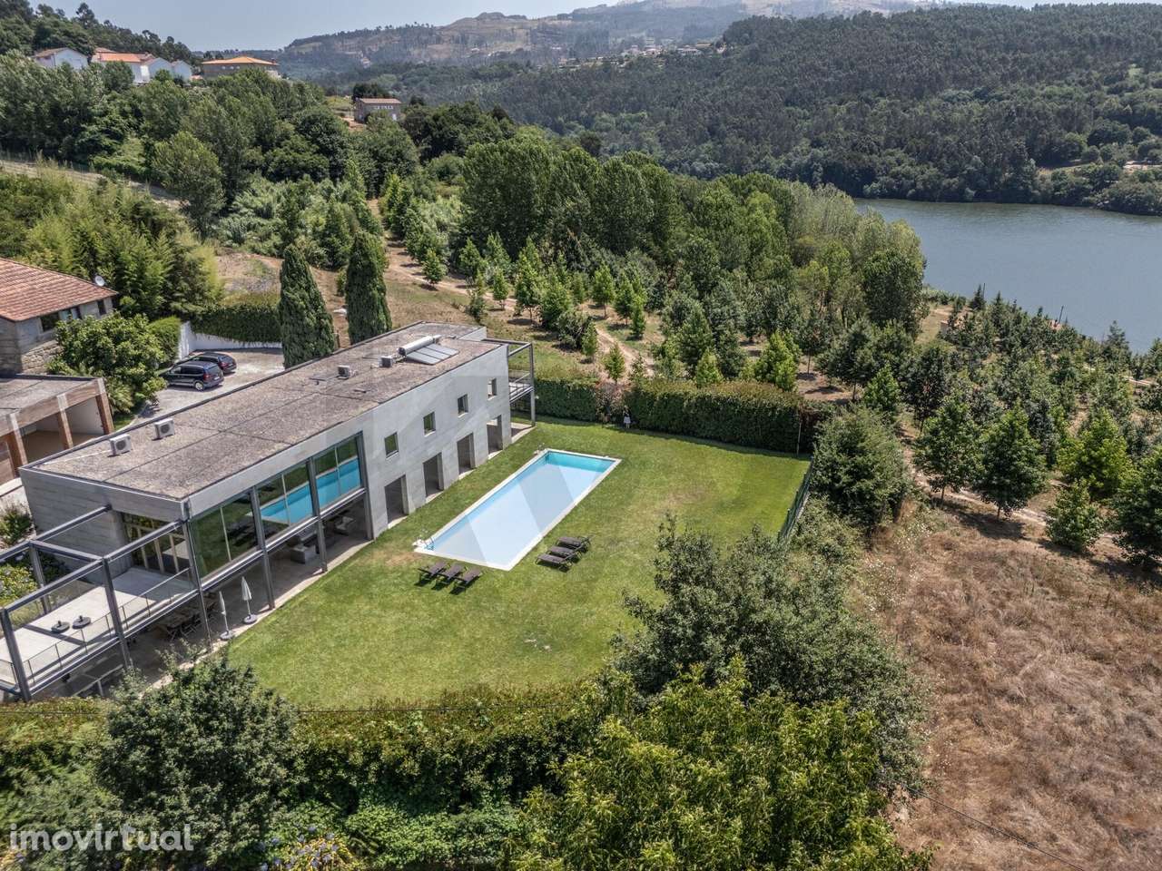 SOFISTICADA MORADIA T5 C/ PISCINA JUNTO AO RIO TÂMEGA - Grande imagem: 2/60