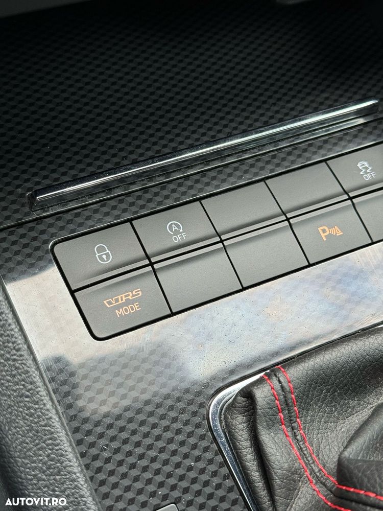 Skoda Octavia 2.0 TDI DSG RS - 4