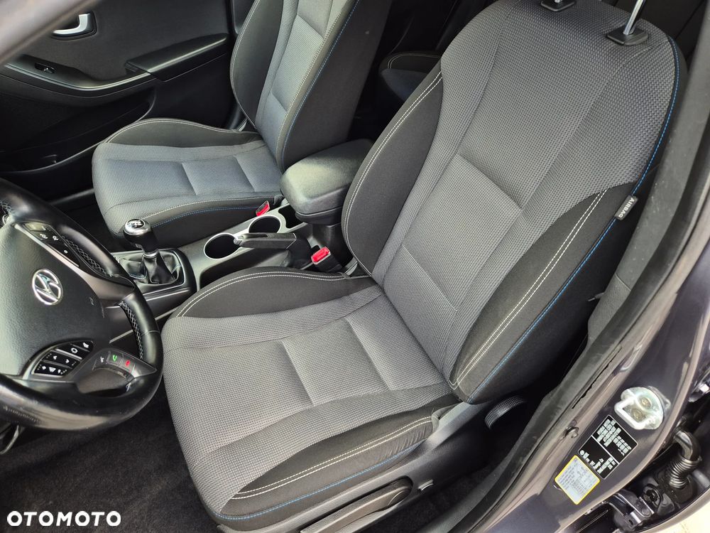 Hyundai i30 i30cw 1.6 CRDi Intro Edition - 11