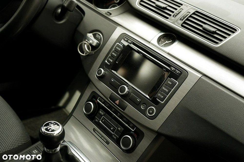 Volkswagen Passat - 27