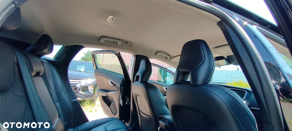 Volvo V40 D2 - 23