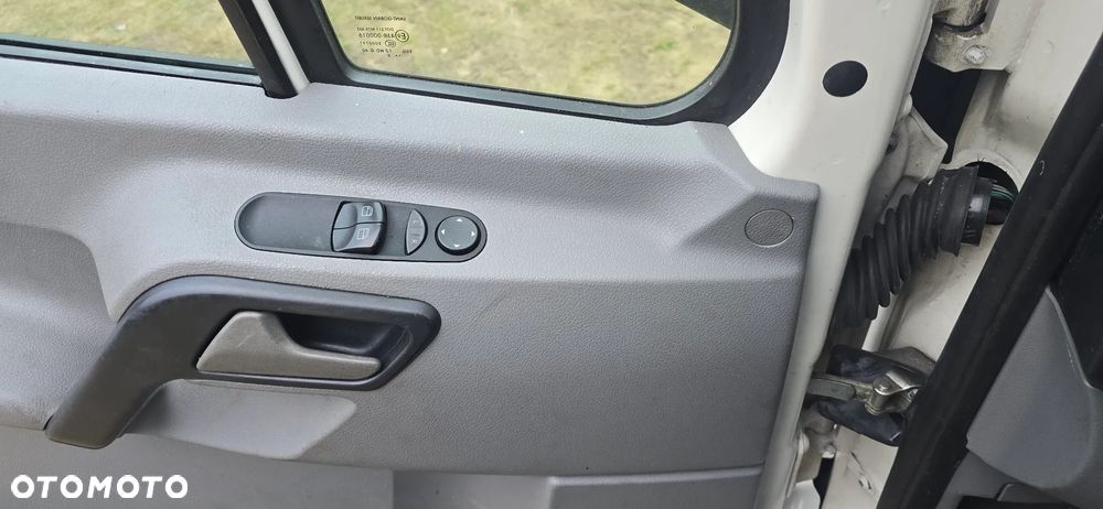 Volkswagen Crafter 35 2.5TDI automat - 19