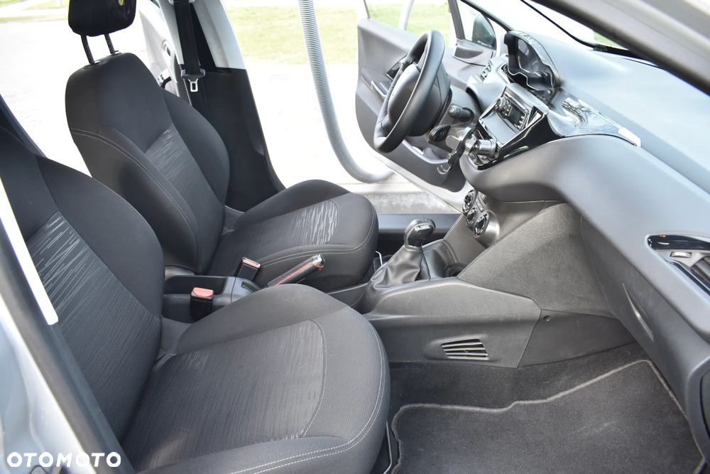Peugeot 208 1.2 PureTech Active - 21