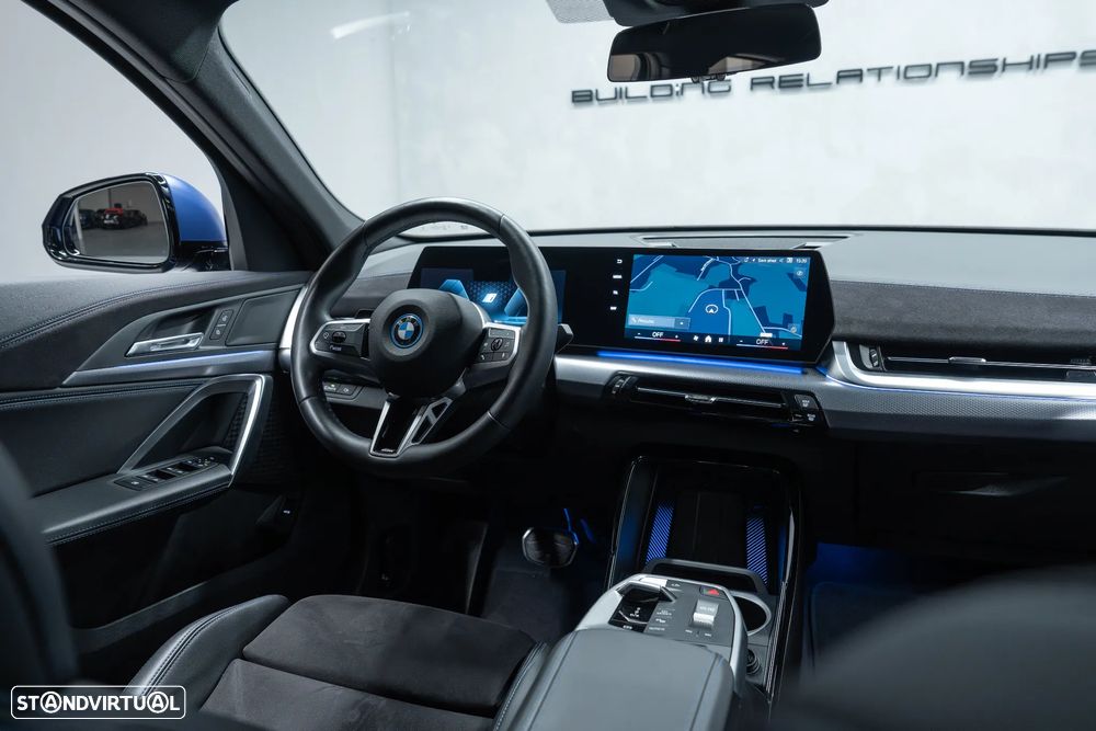 BMW iX2 eDrive20 Pack Desportivo M Pro - 23