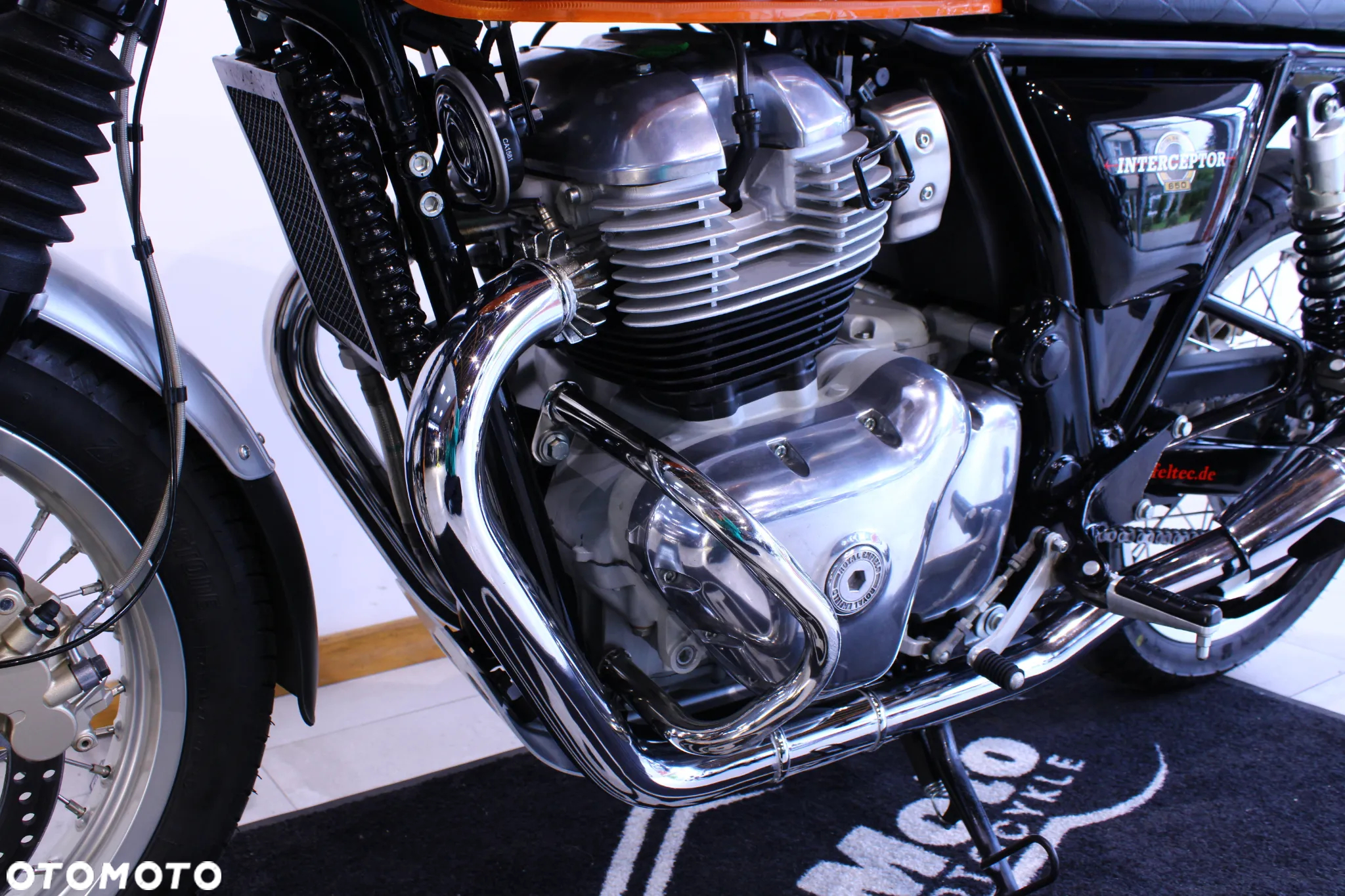 Royal Enfield Interceptor - 28