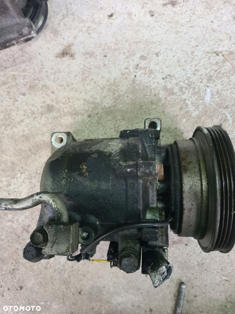 sprężarka kompresor klimatyzacji 9260062y01 nissan primera sunny iii - 1