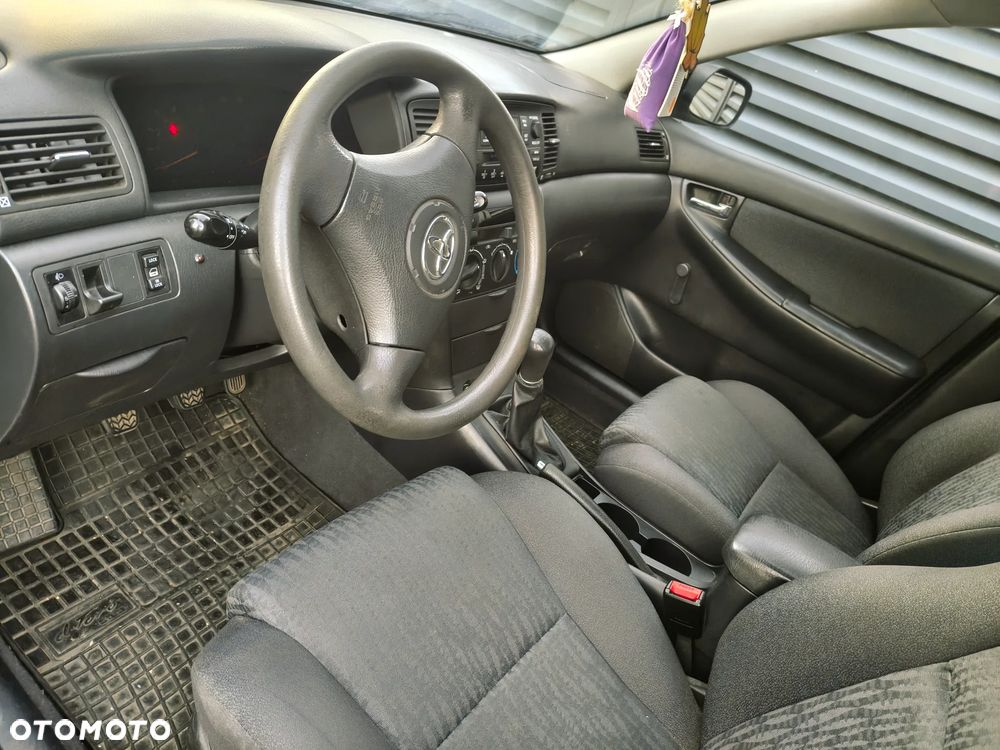 Toyota Corolla - 1