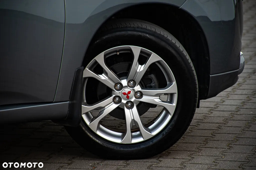 Mitsubishi Outlander 2.0 2WD CVT Diamant Edition+ - 20